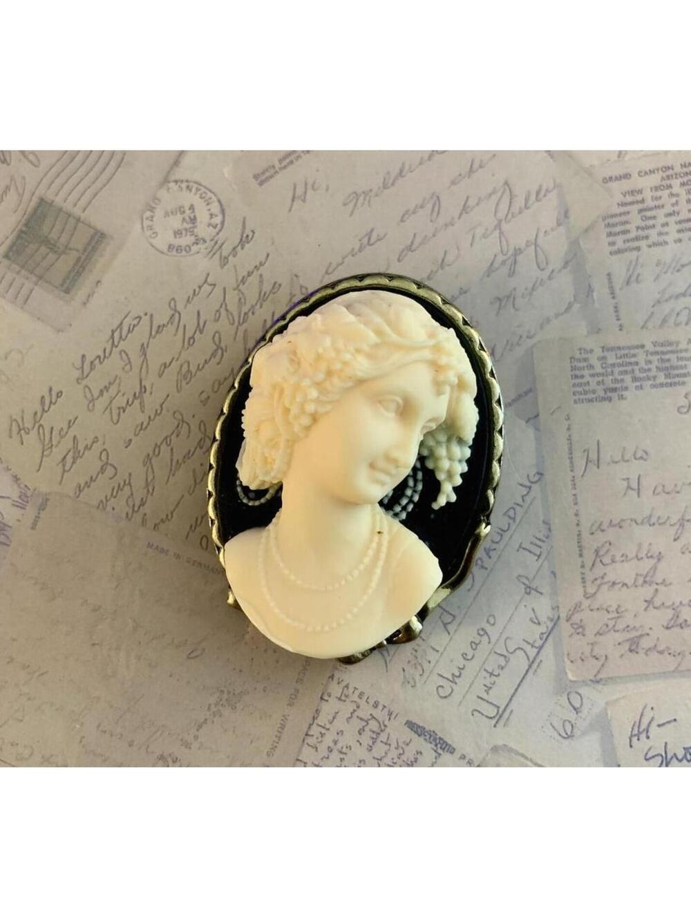 Studio Ghibli Eiko Kadono 1989 Cameo Dedicated Brooch Bacchante Vintage Film Pin